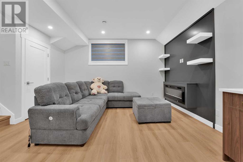 Single Family House for Sale in   Avenue SE Willow Park Calgary 