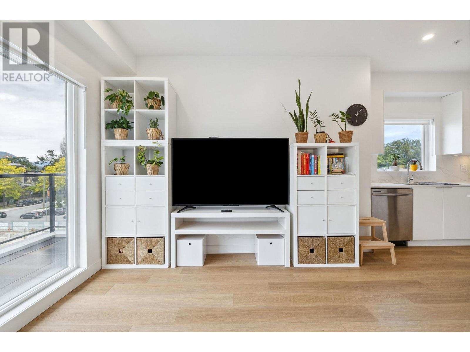 401 2331 KELLY AVENUE, Port Coquitlam