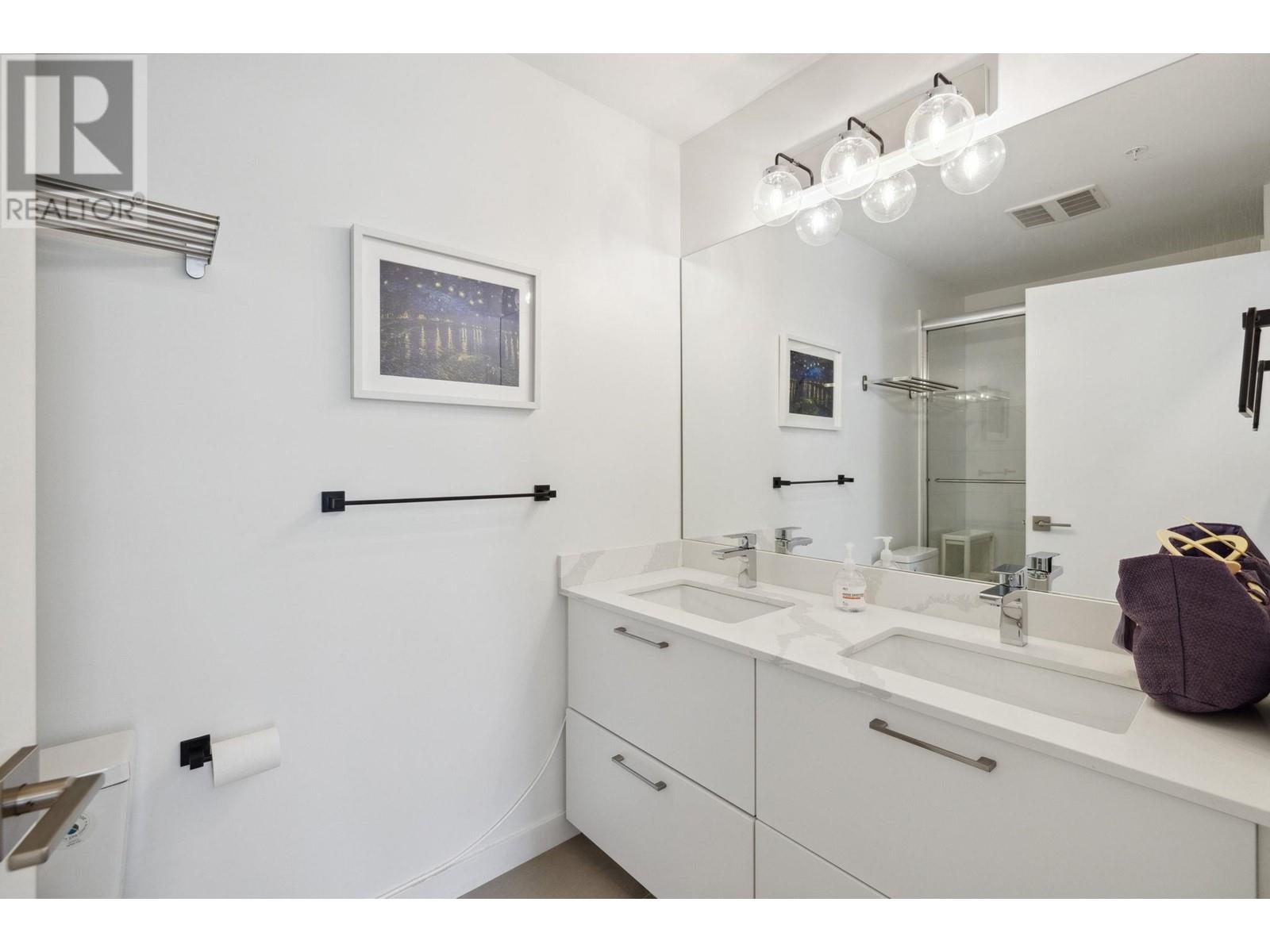 401 2331 KELLY AVENUE, Port Coquitlam