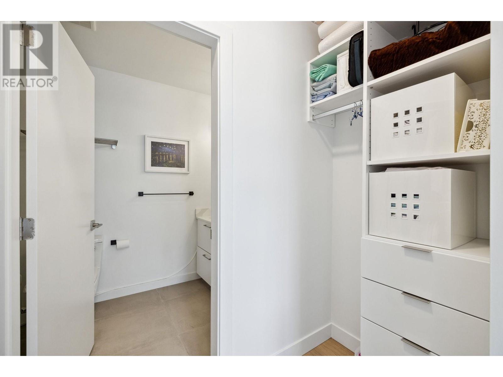 401 2331 KELLY AVENUE, Port Coquitlam