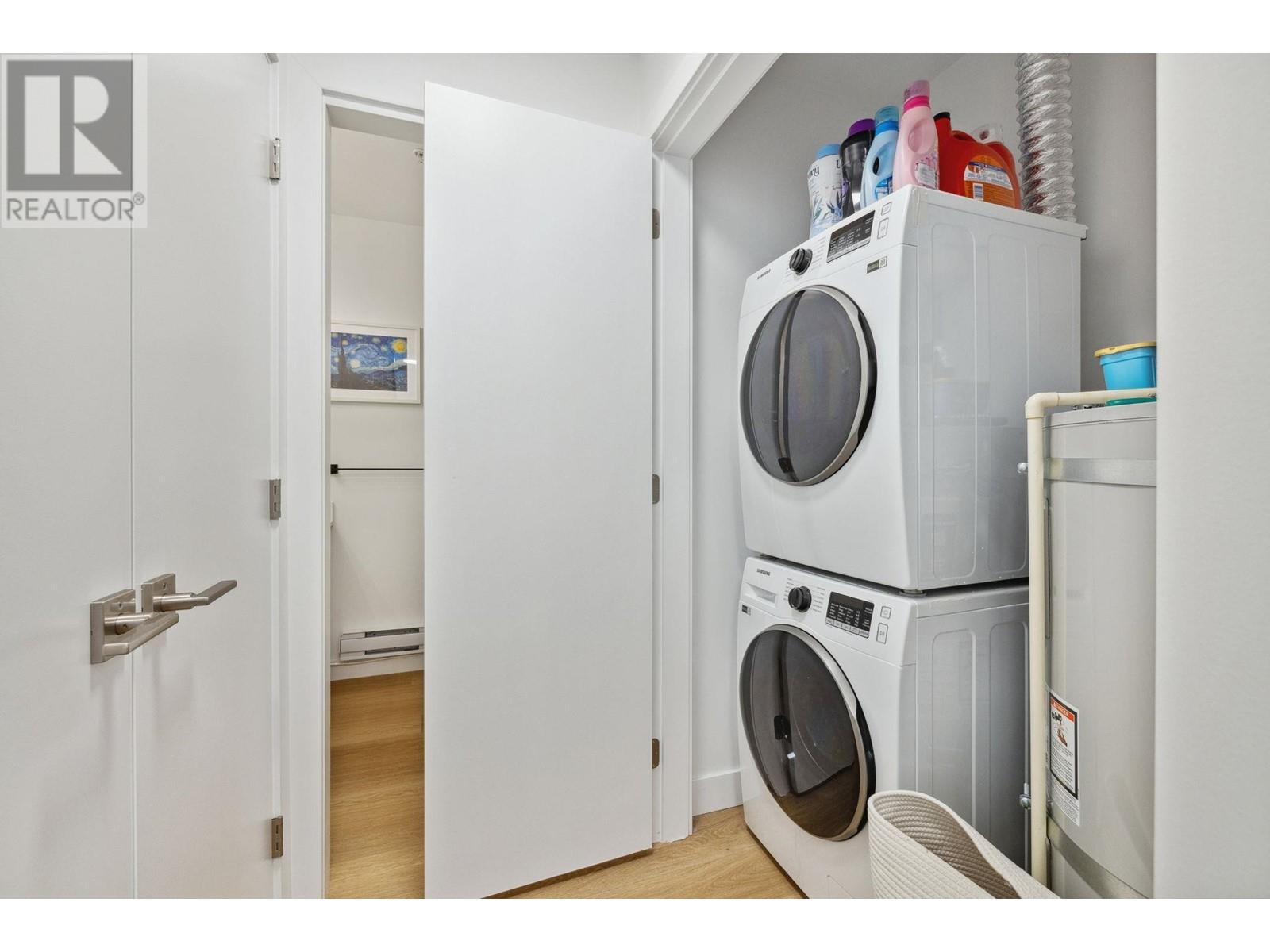 401 2331 KELLY AVENUE, Port Coquitlam