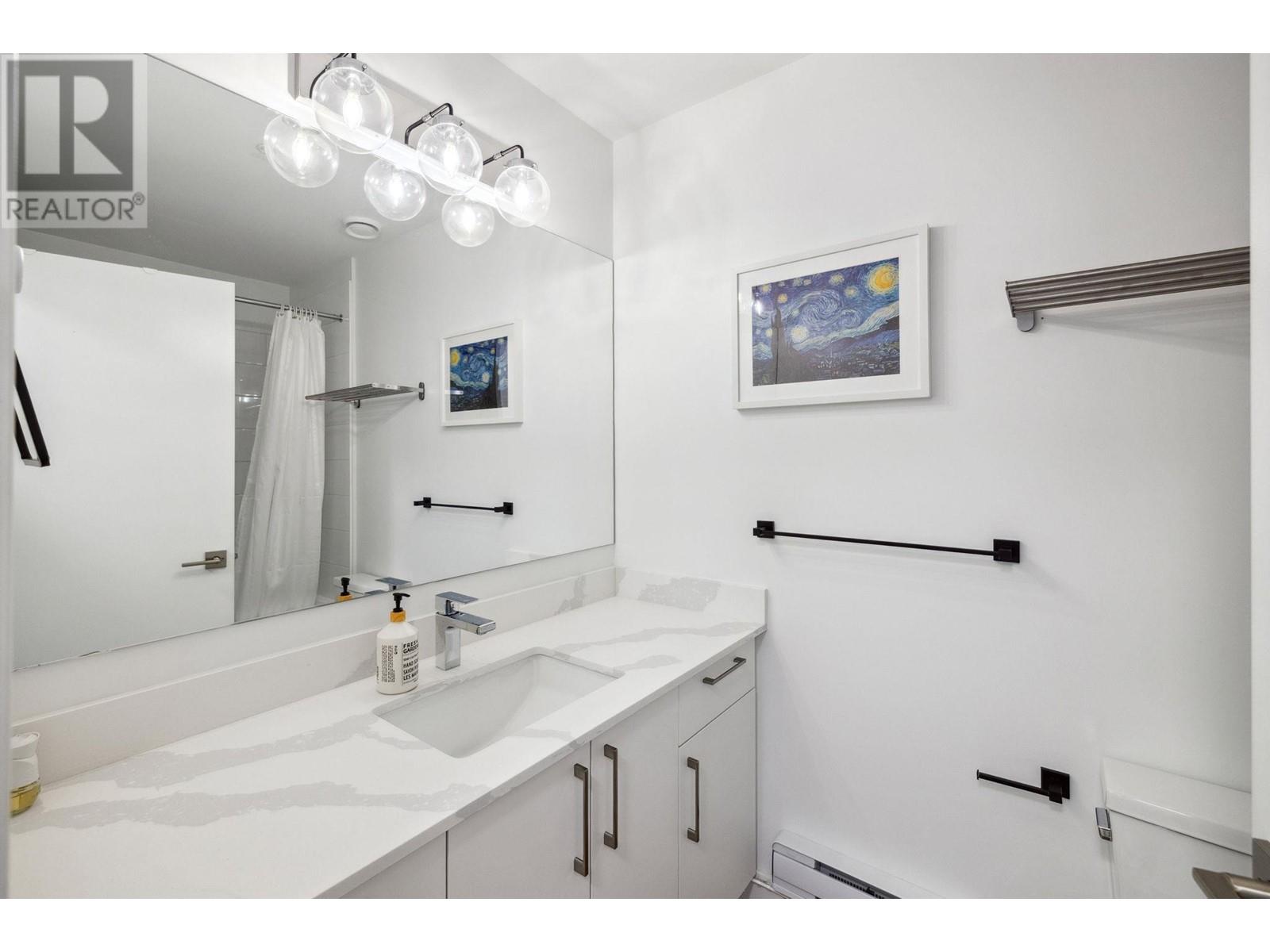 401 2331 KELLY AVENUE, Port Coquitlam