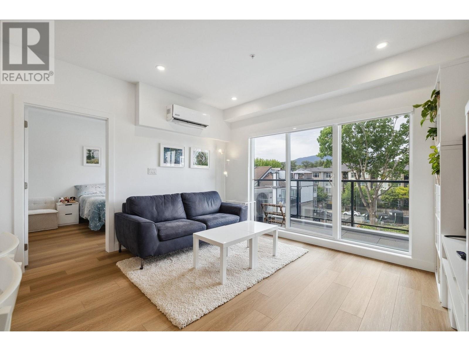 401 2331 KELLY AVENUE, Port Coquitlam