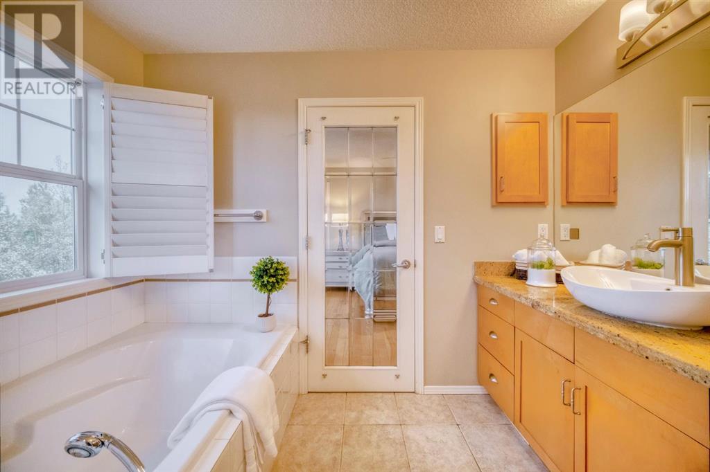 Single Family House for Sale in  Discovery Ridge Rise SW Discovery Ridge Calgary 