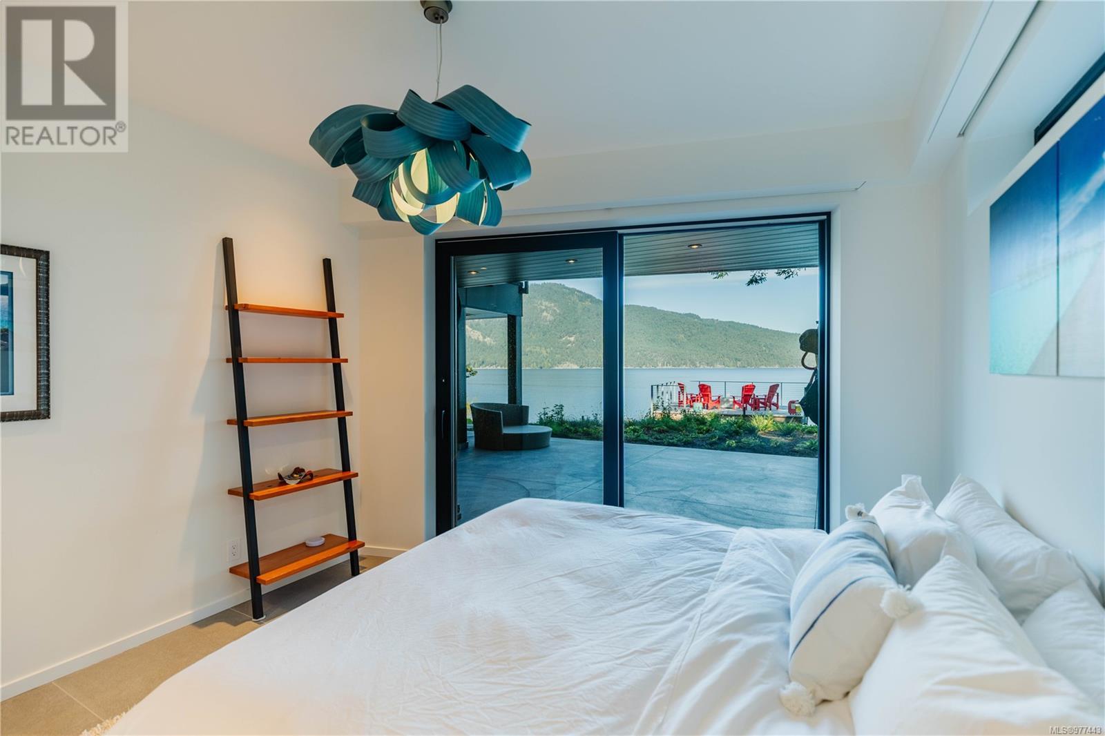  848 Lands End Road, North Saanich