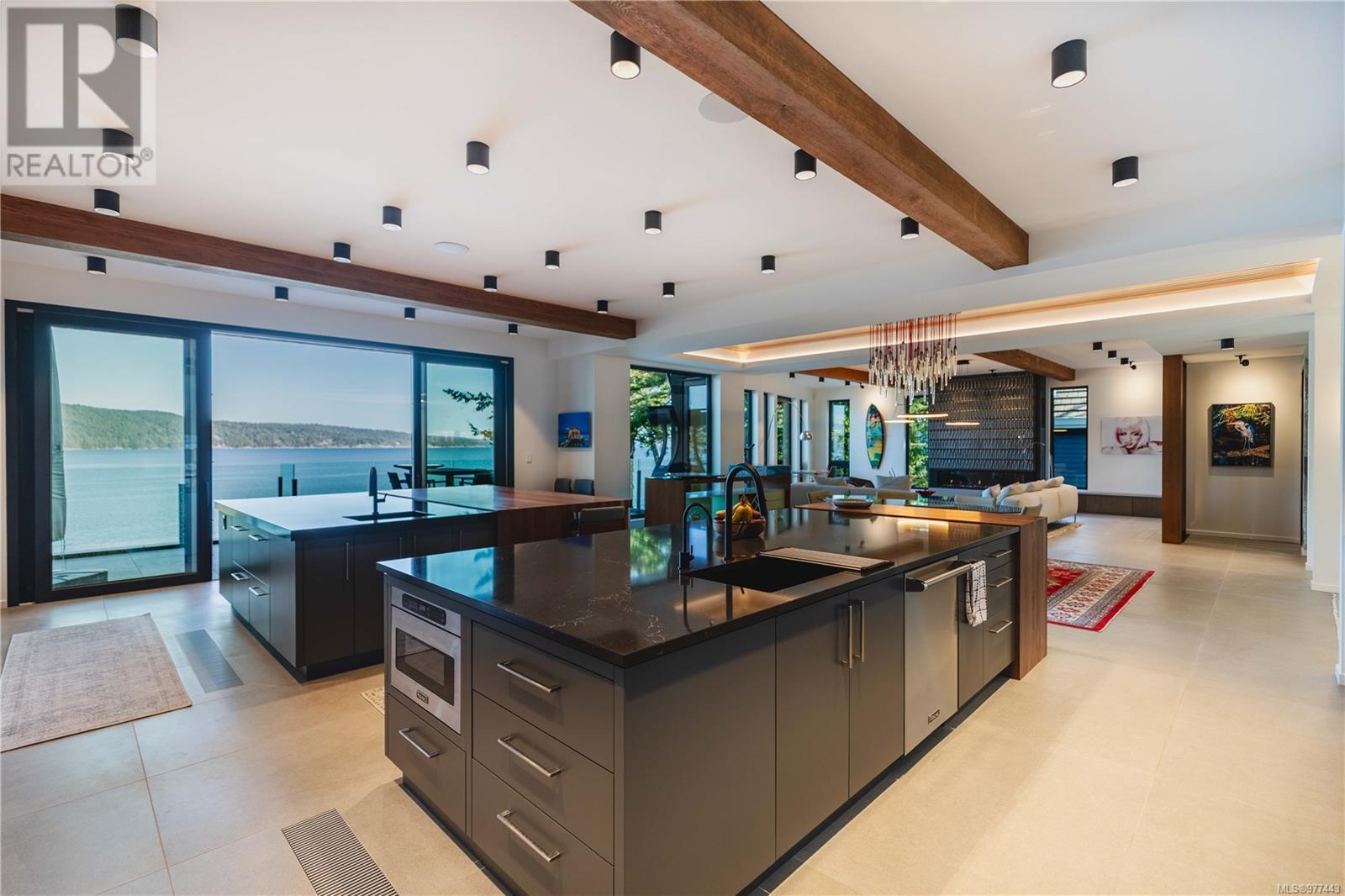  848 Lands End Road, North Saanich