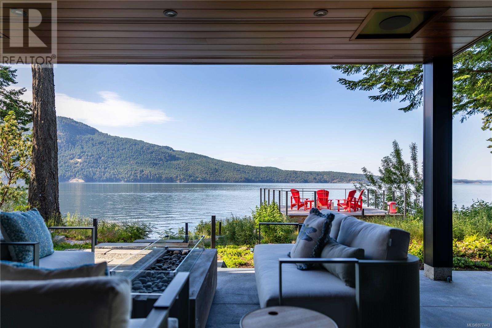  848 Lands End Road, North Saanich