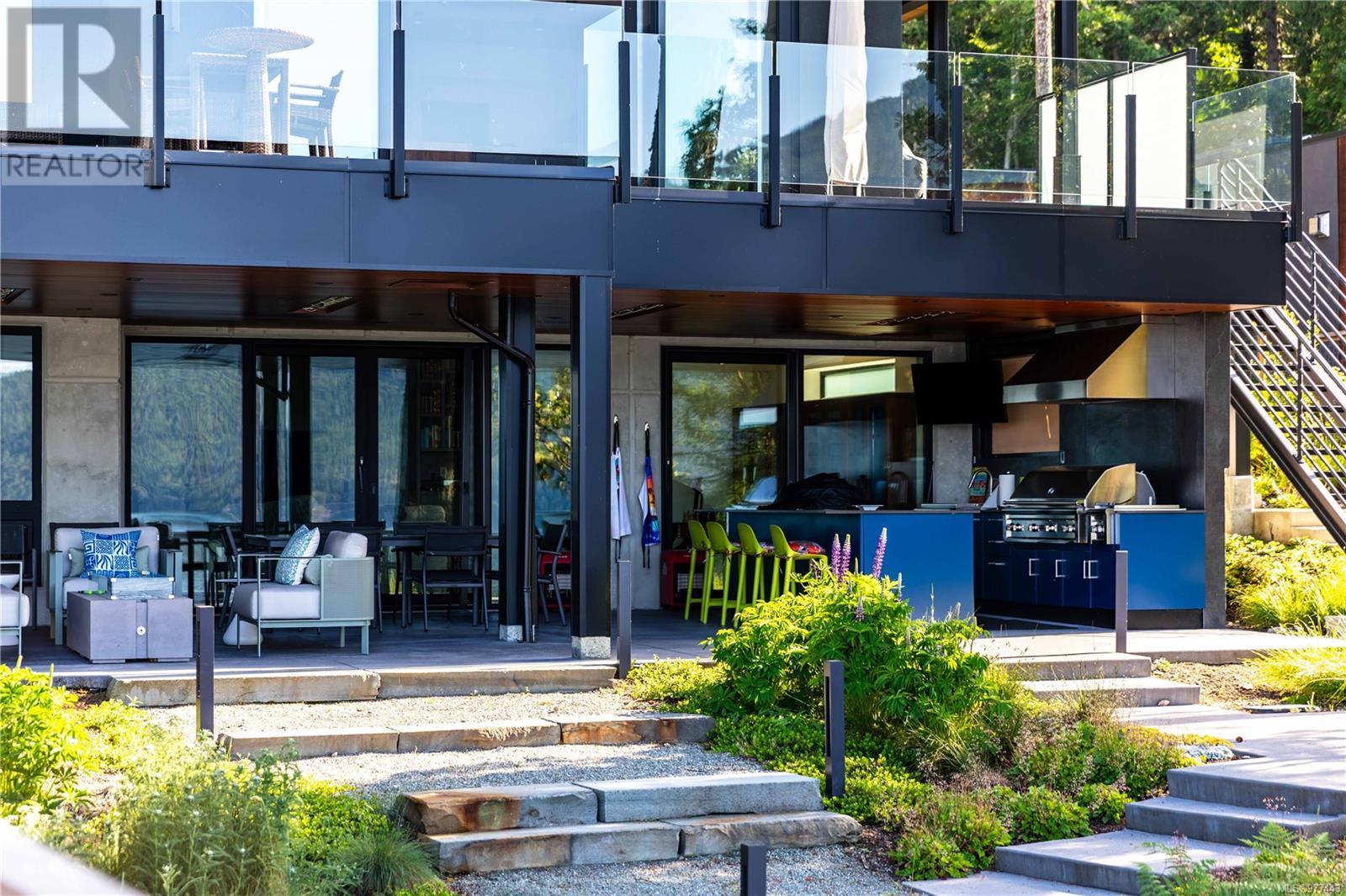  848 Lands End Road, North Saanich