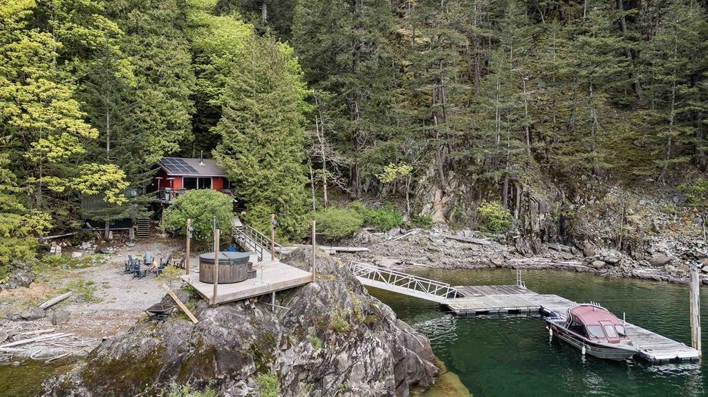Photo 25 of 322 Echo Island Harrison Lake, Harrison Hot Springs BC