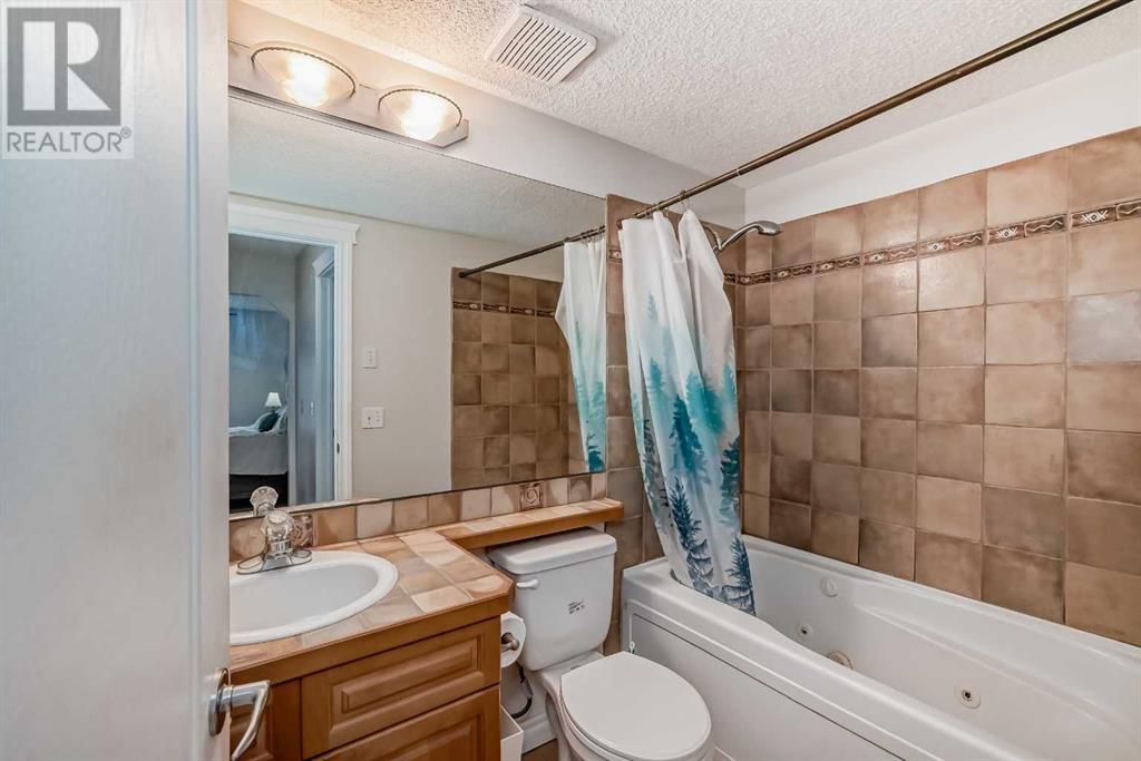 Single Family House for Sale in    Avenue SW Windsor Park Calgary 