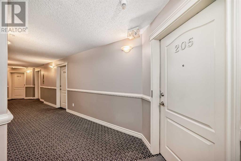 Single Family House for Sale in    Avenue SW Windsor Park Calgary 