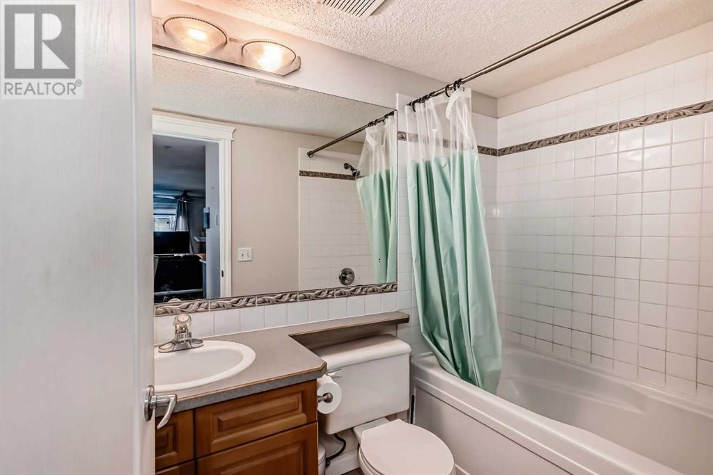 Single Family House for Sale in    Avenue SW Windsor Park Calgary 