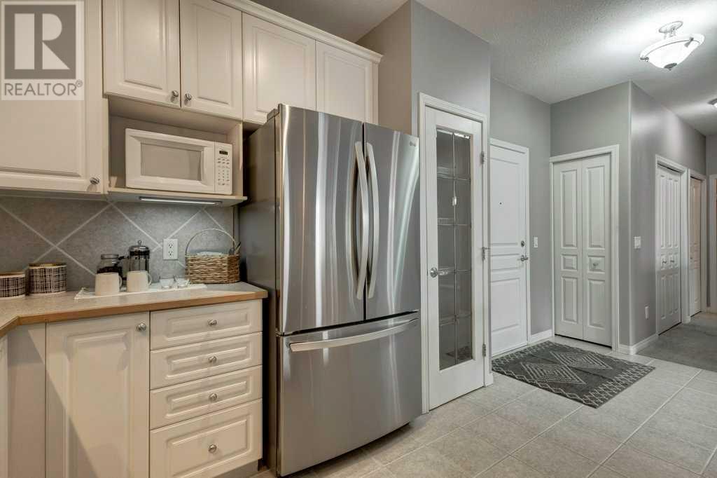 Single Family House for Sale in   Lake Fraser Green SE Lake Bonavista Calgary 