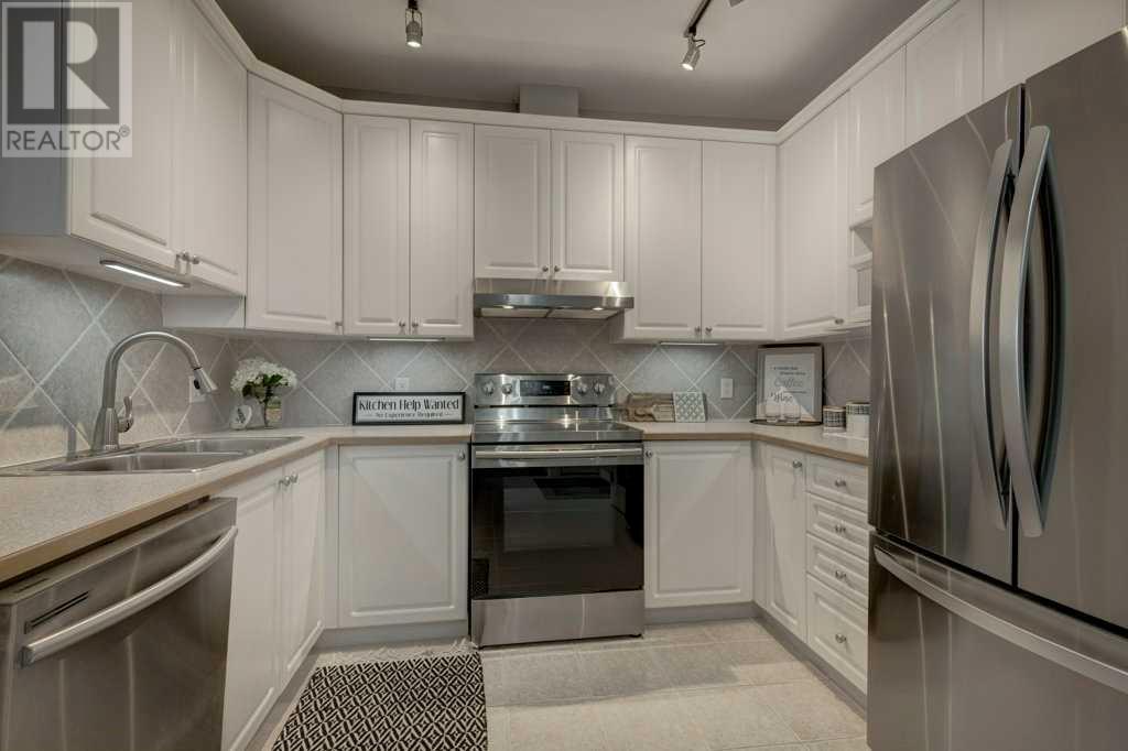 Single Family House for Sale in   Lake Fraser Green SE Lake Bonavista Calgary 