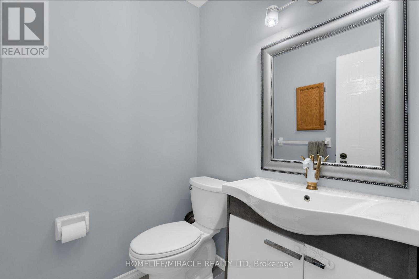Single Family House for Sale in  LIVINGSTONE STREET W Barrie (Northwest) 
