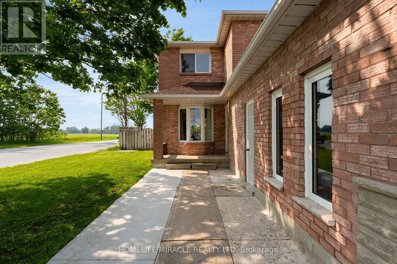 Single Family House for Sale in  LIVINGSTONE STREET W Barrie (Northwest) 