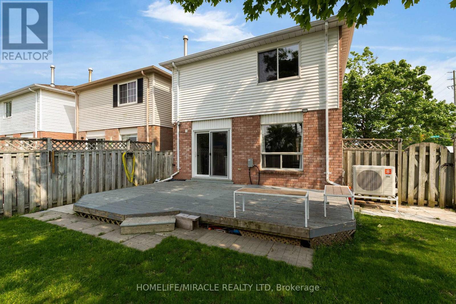 Single Family House for Sale in  LIVINGSTONE STREET W Barrie (Northwest) 