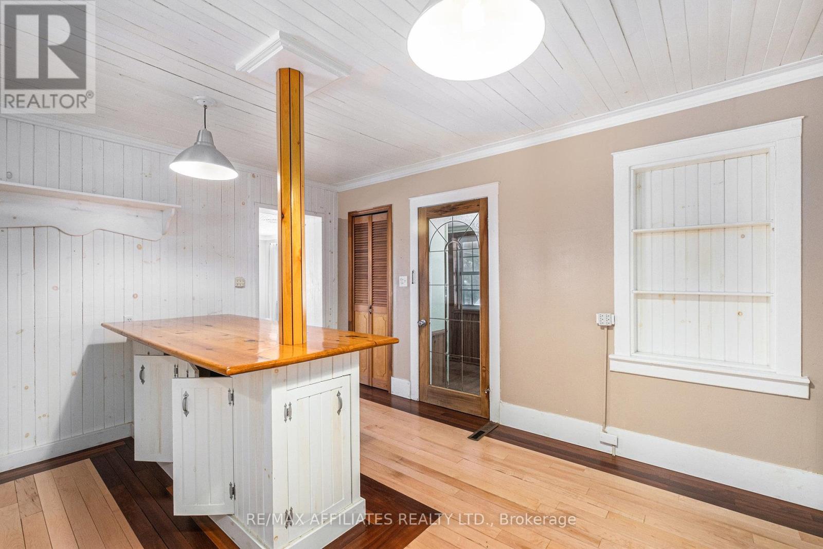 Photo 14 of 122 Chambers Street, Smiths Falls ON