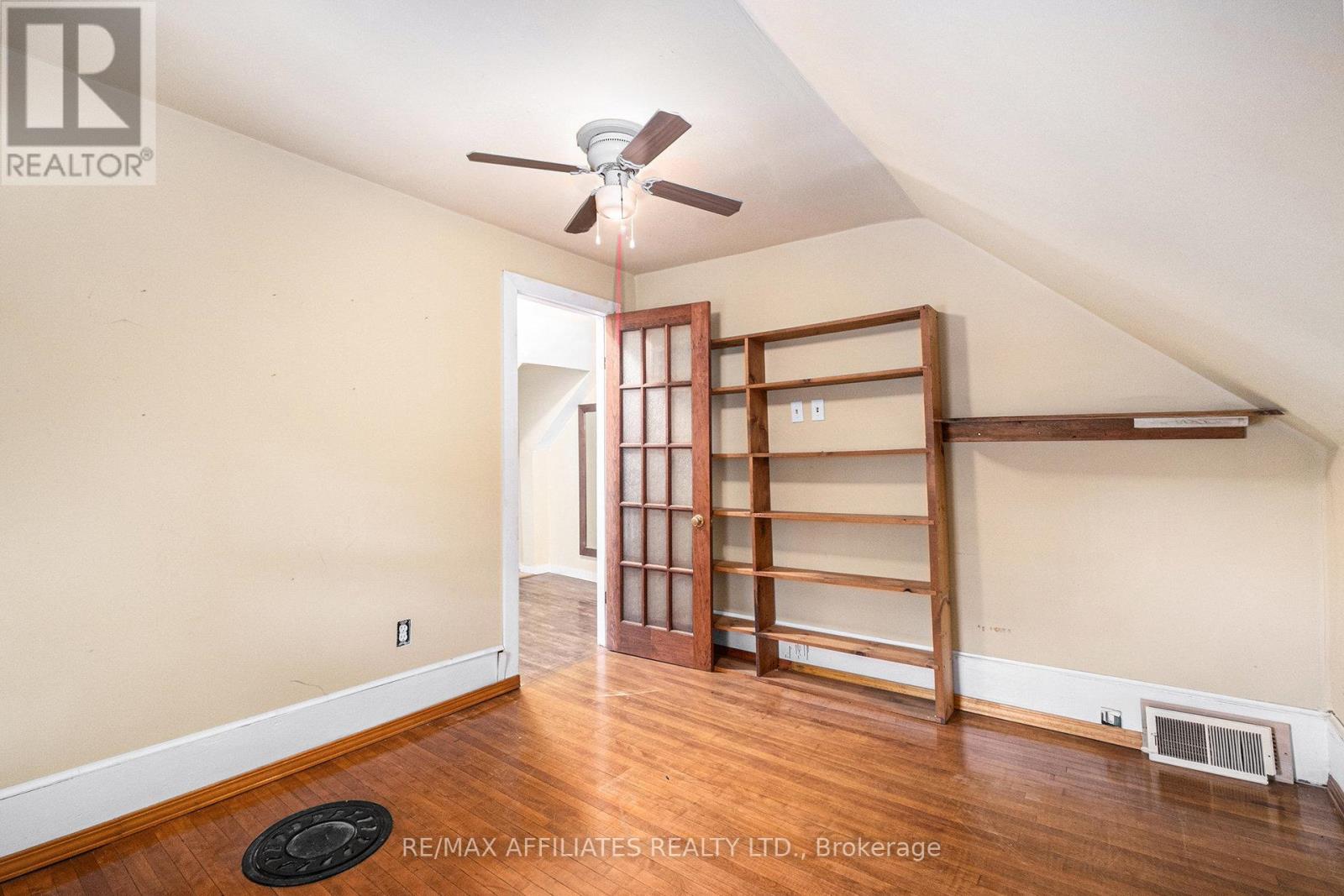 Photo 31 of 122 Chambers Street, Smiths Falls ON