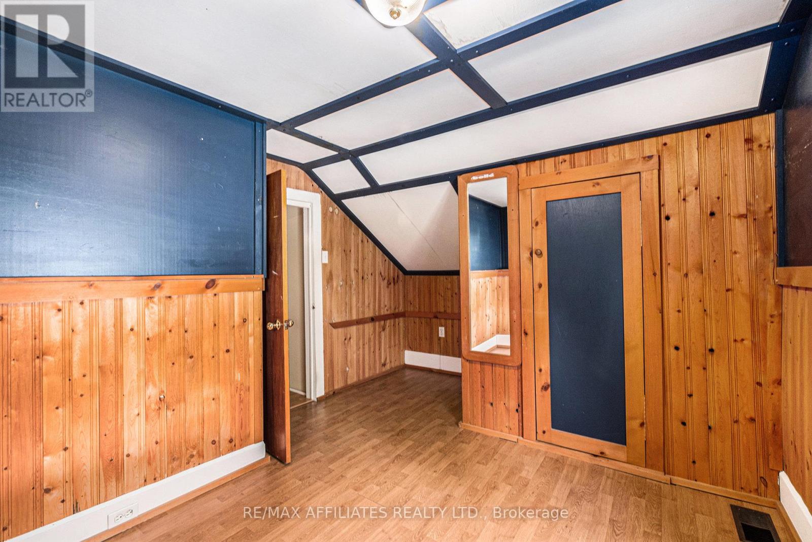 Photo 33 of 122 Chambers Street, Smiths Falls ON