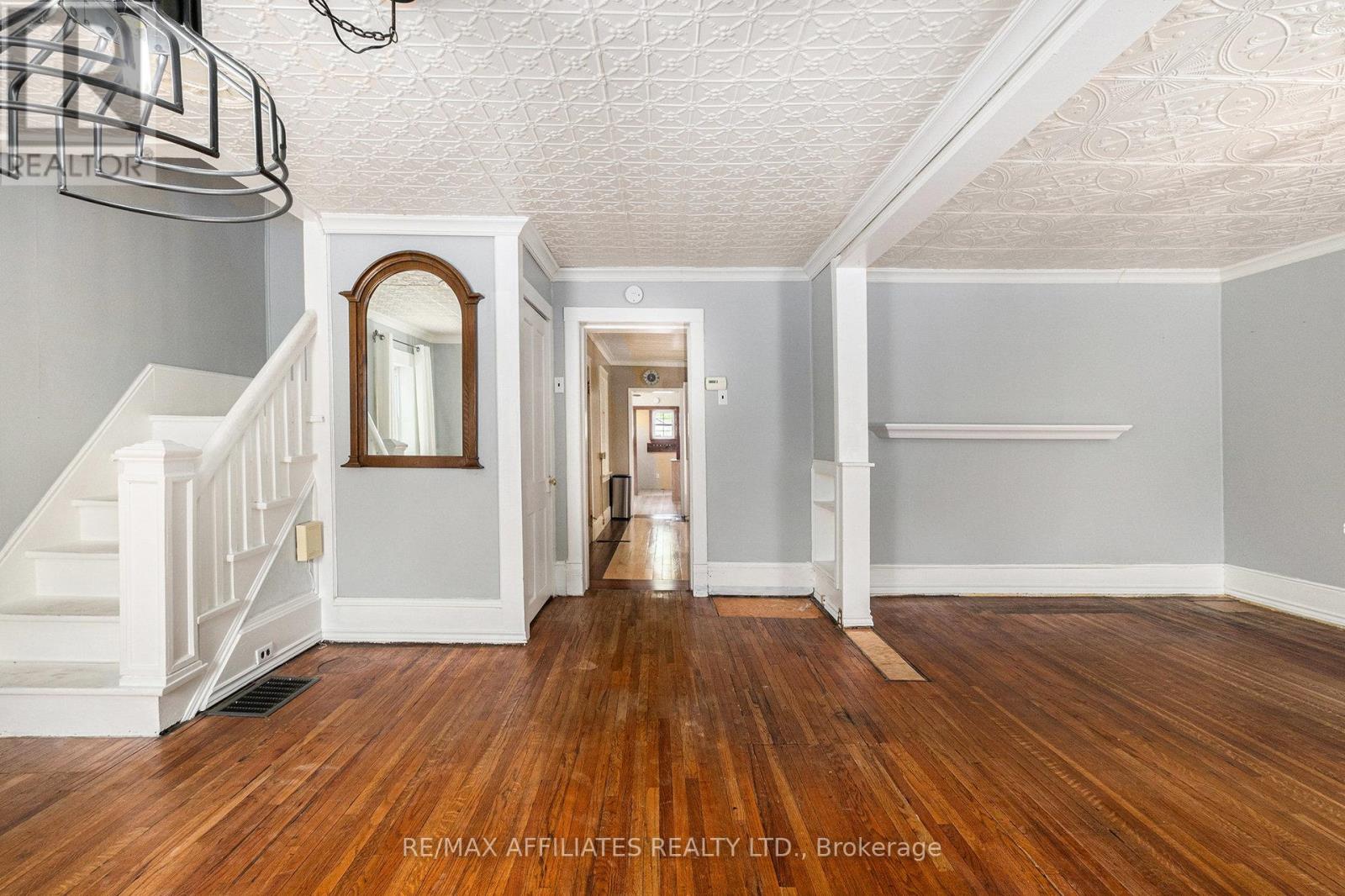 Photo 7 of 122 Chambers Street, Smiths Falls ON