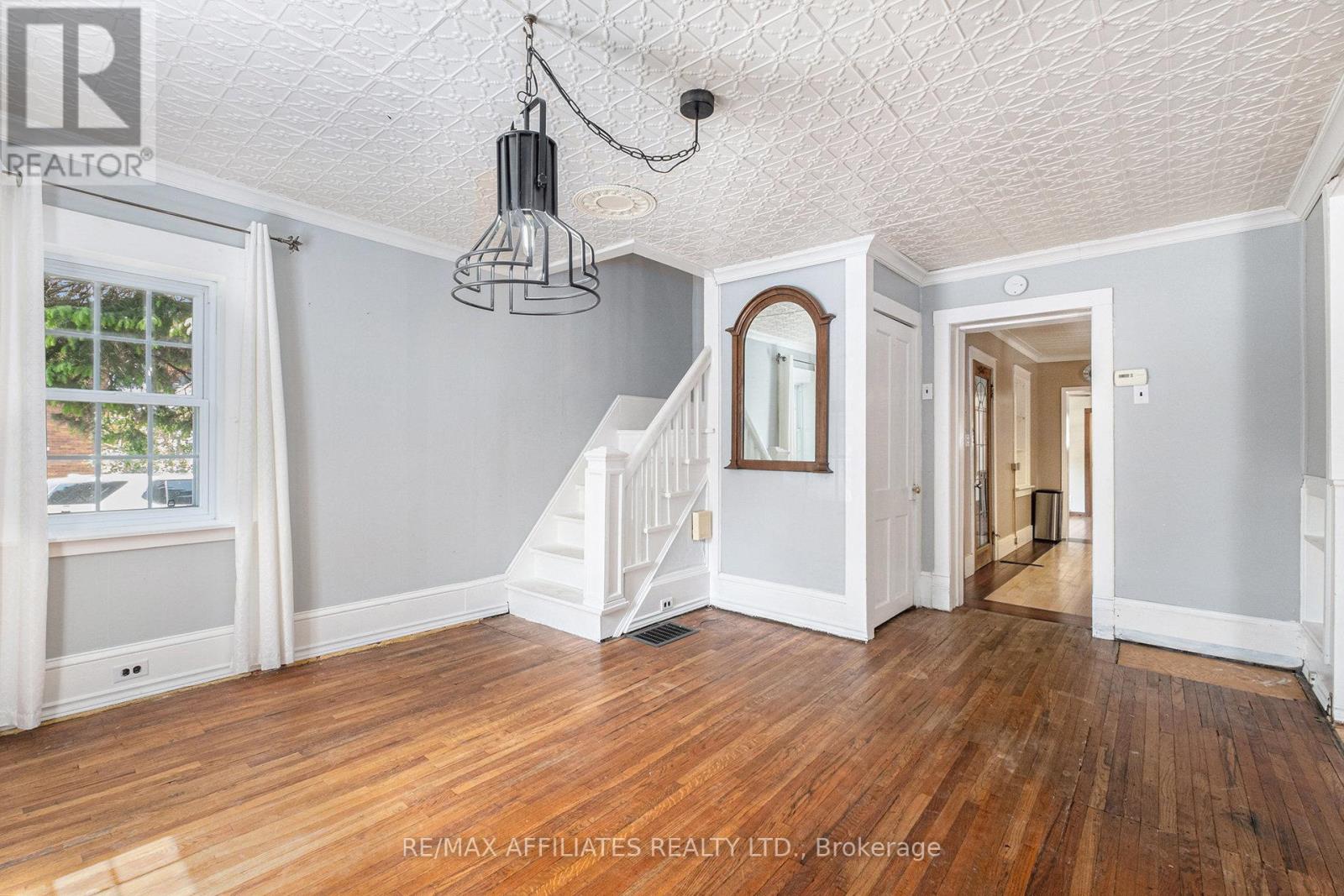 Photo 9 of 122 Chambers Street, Smiths Falls ON