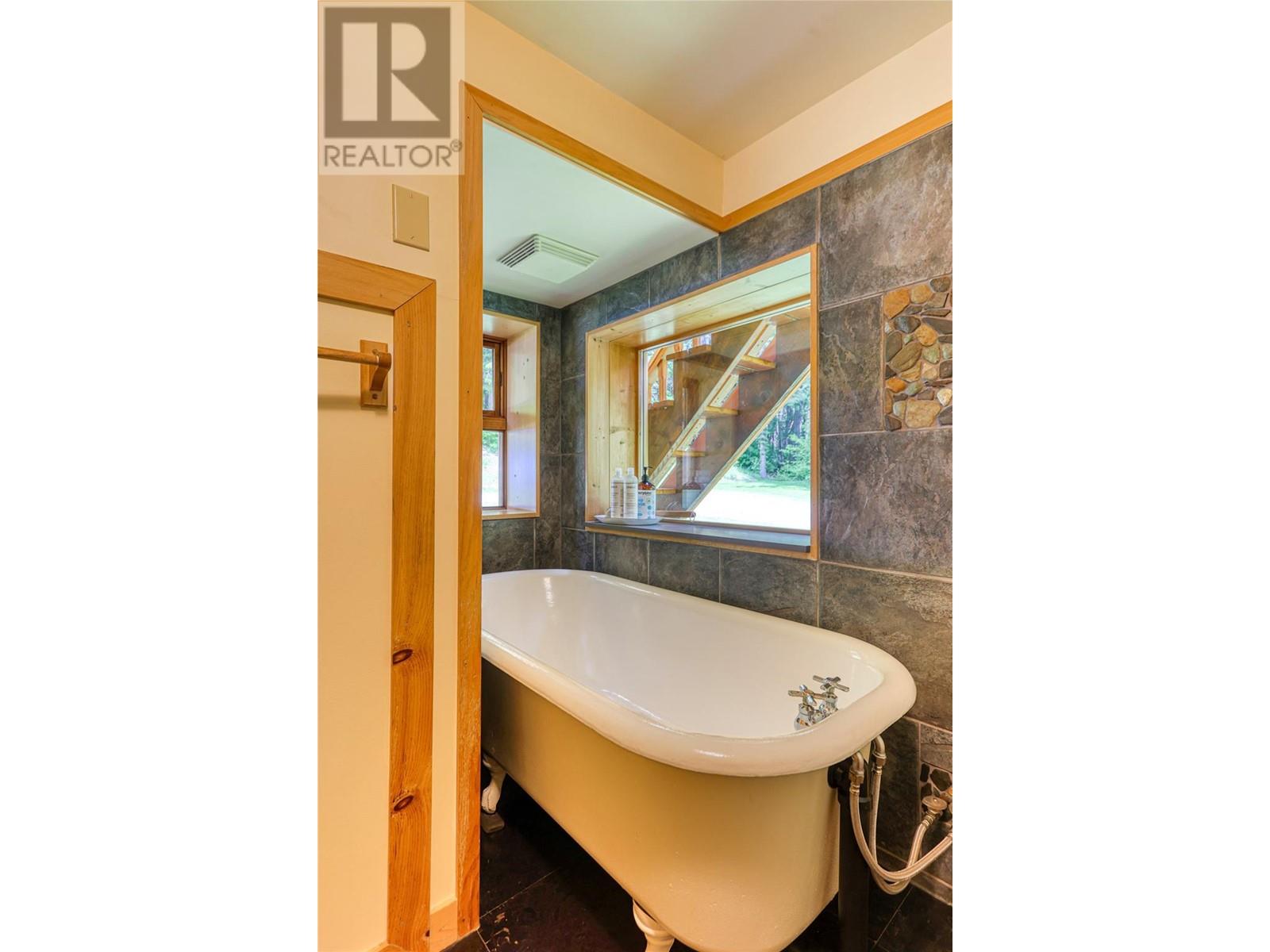 Photo 41 of 926 Wildhorse Creek Road, Ymir BC