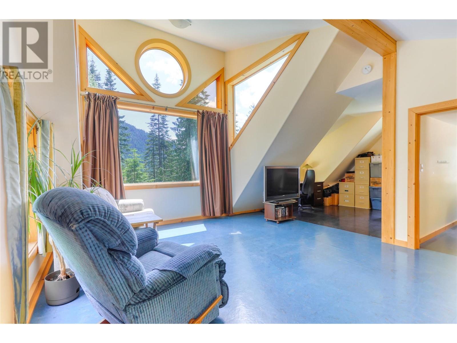 Photo 21 of 926 Wildhorse Creek Road, Ymir BC