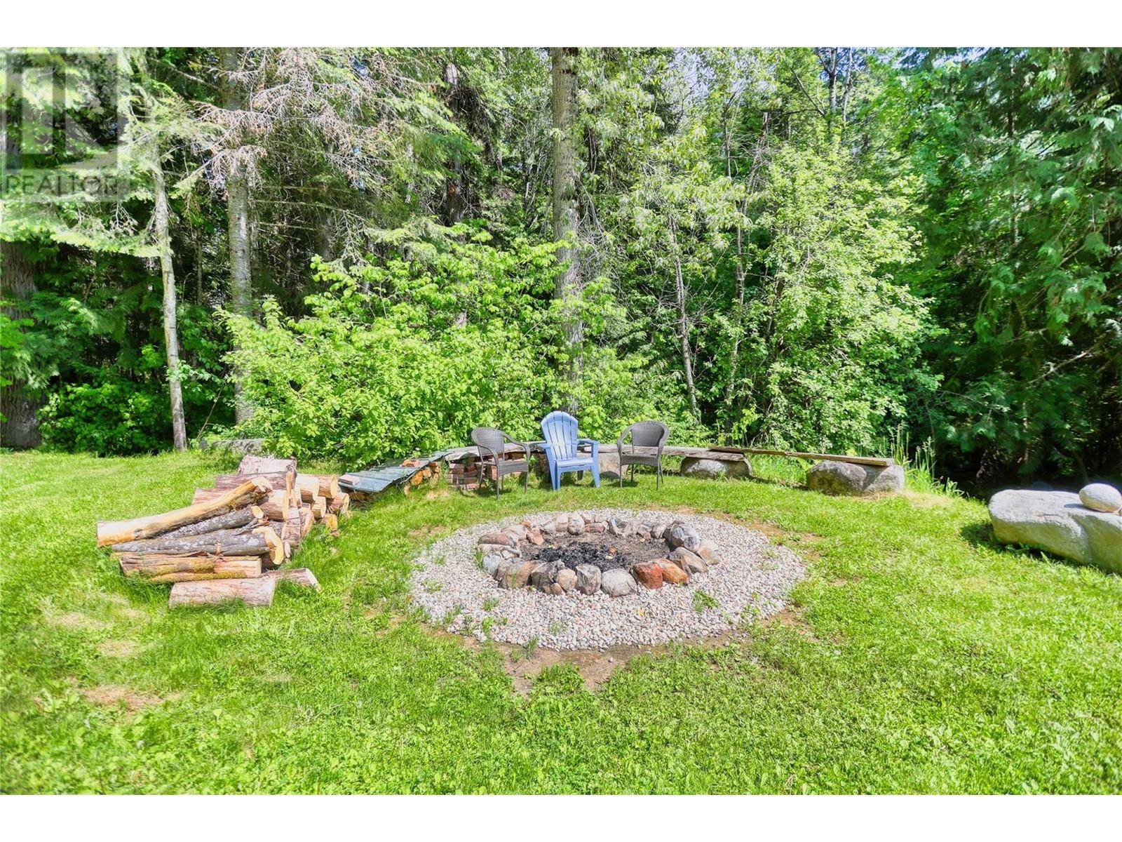 Photo 11 of 926 Wildhorse Creek Road, Ymir BC