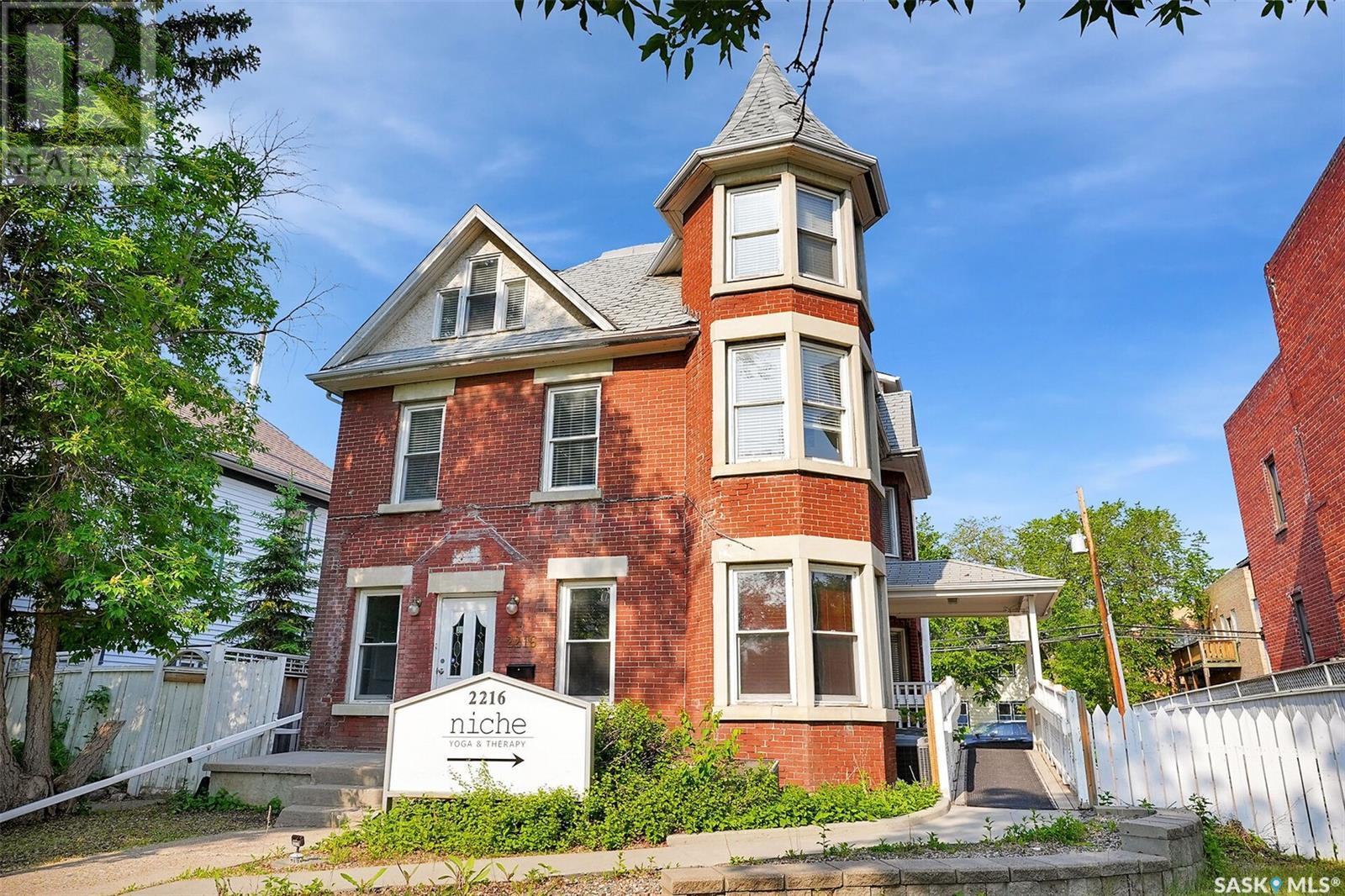 Photo 2 of 2216 Lorne Street, Regina SK