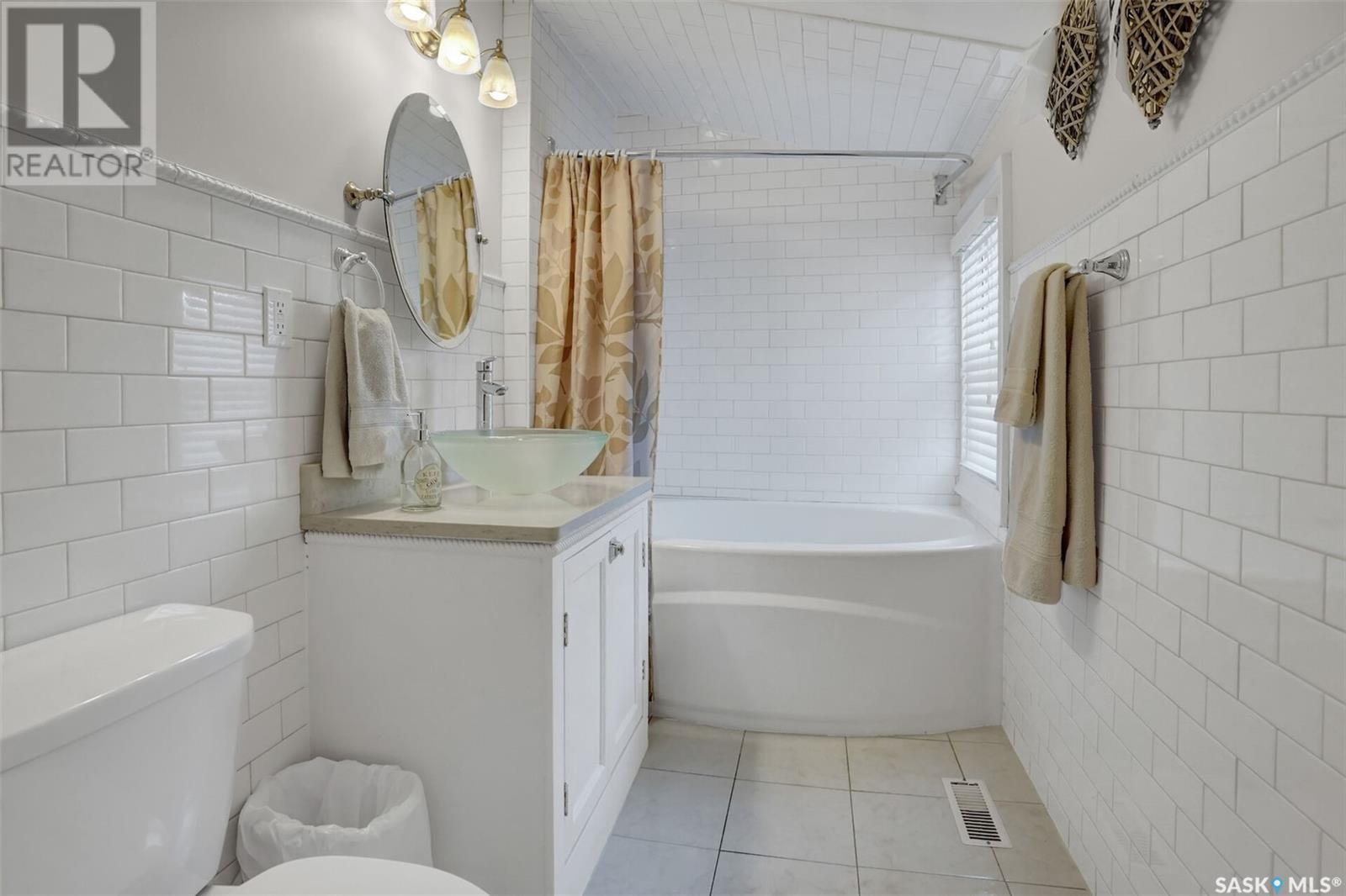 Photo 34 of 2216 Lorne Street, Regina SK