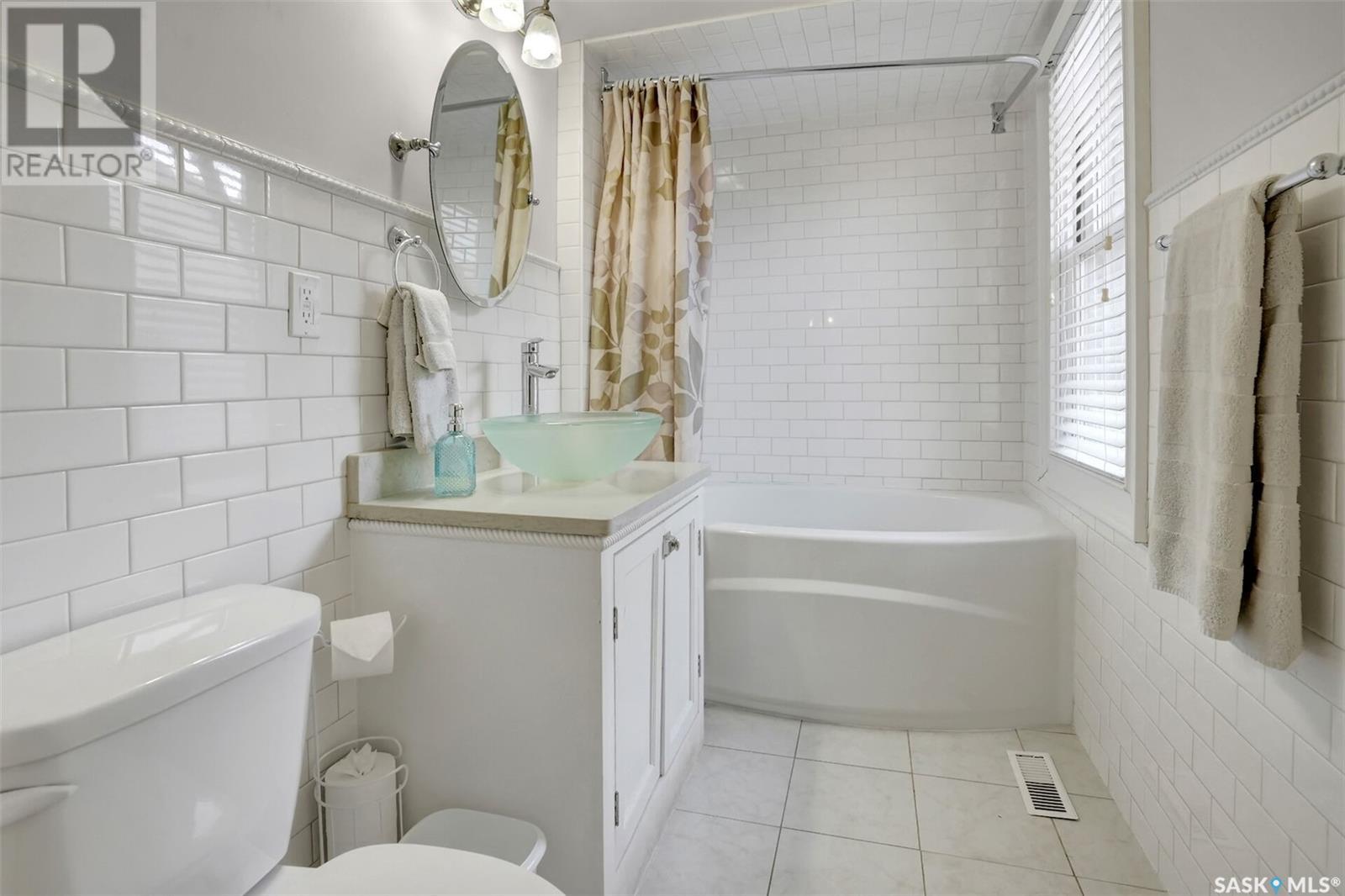 Photo 40 of 2216 Lorne Street, Regina SK