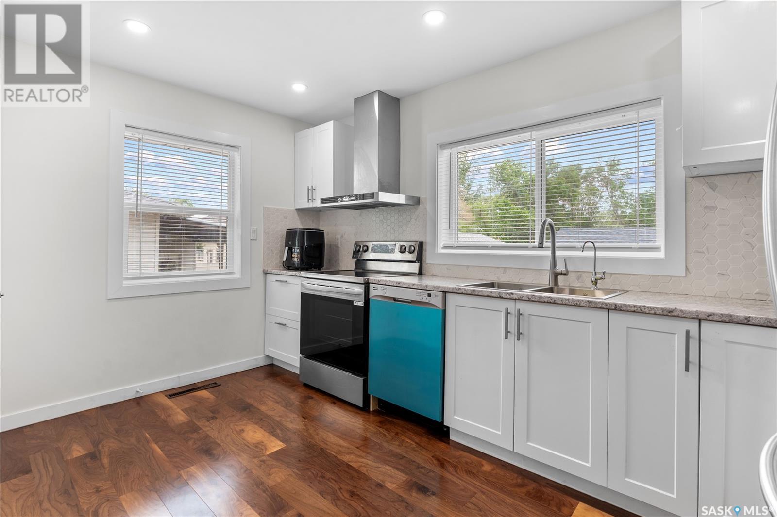 Photo 17 of 512 18th Avenue E, Regina SK