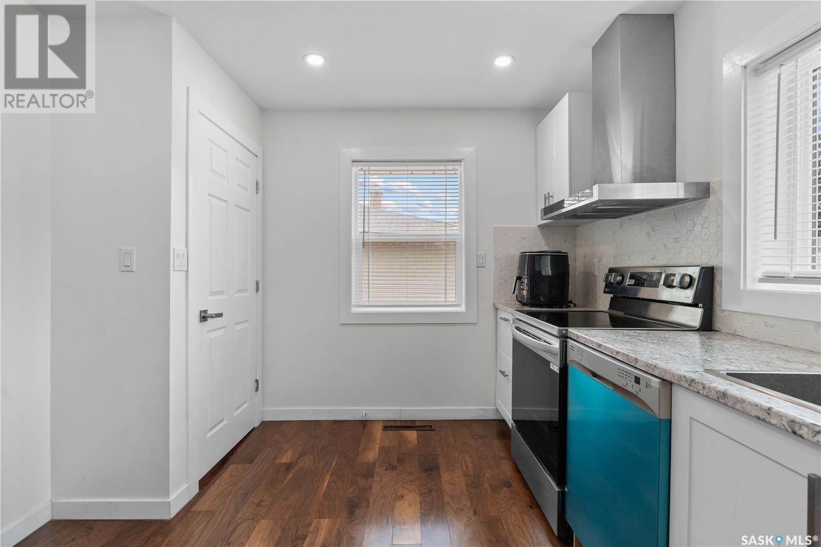 Photo 18 of 512 18th Avenue E, Regina SK