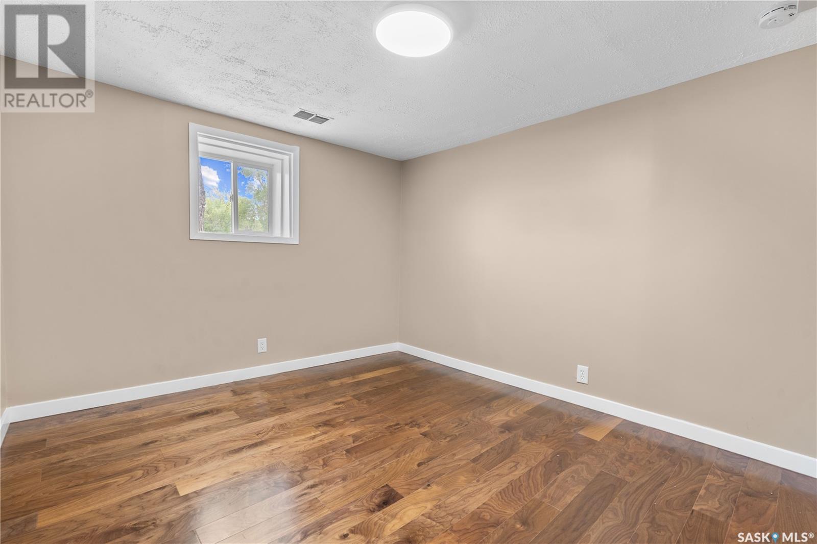 Photo 31 of 512 18th Avenue E, Regina SK