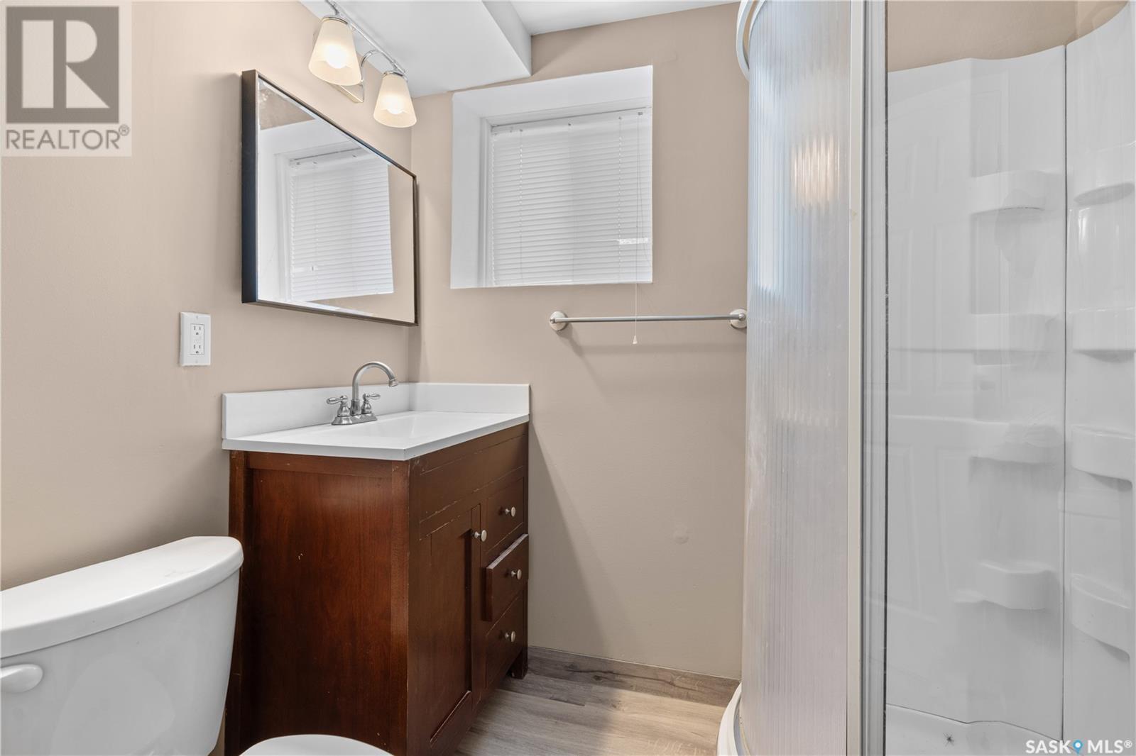 Photo 39 of 512 18th Avenue E, Regina SK
