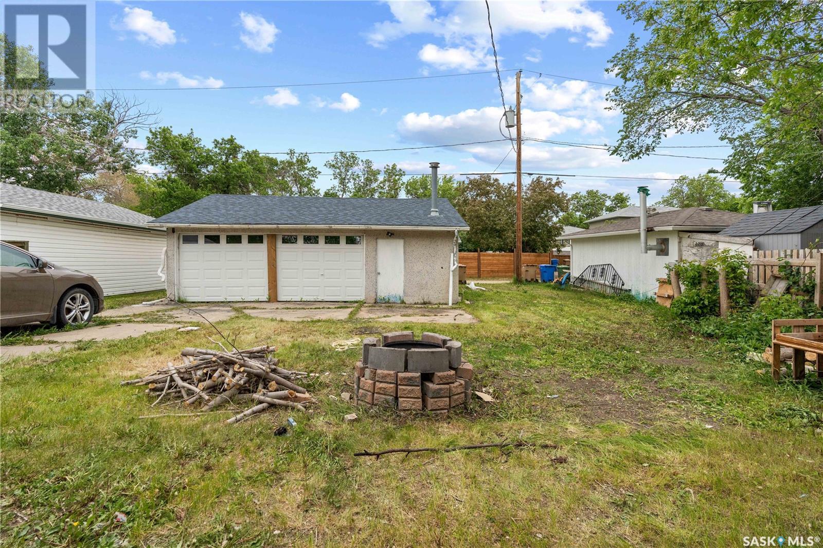 Photo 43 of 512 18th Avenue E, Regina SK