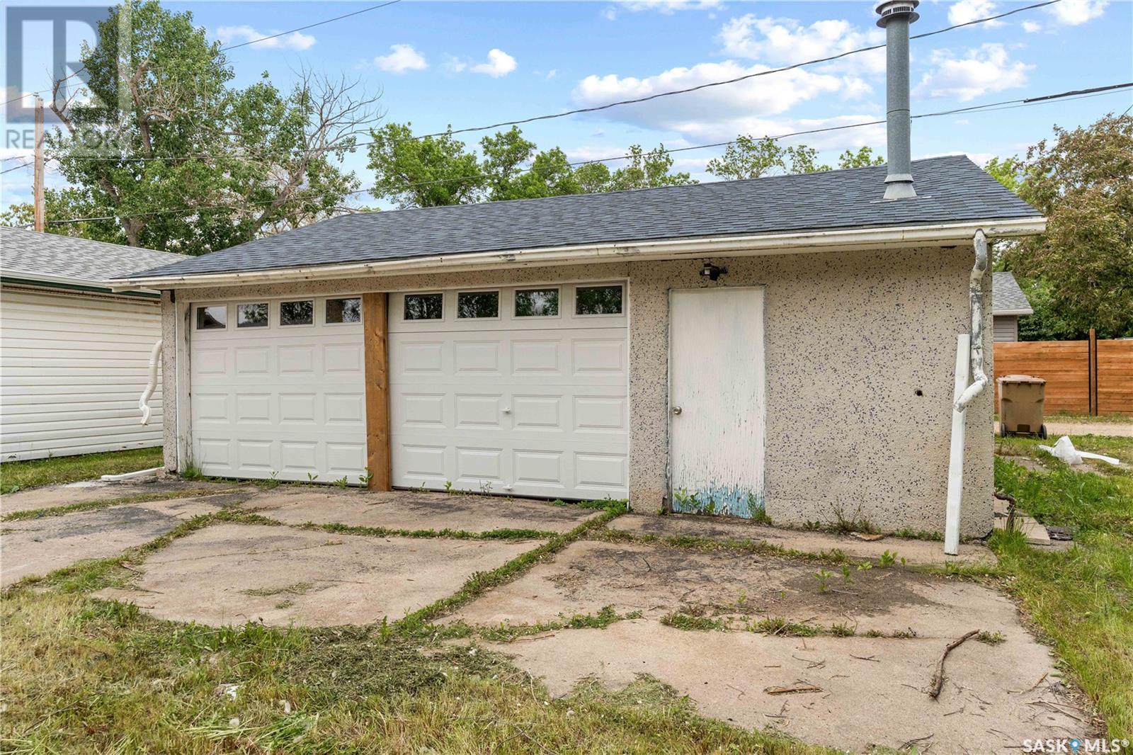 Photo 44 of 512 18th Avenue E, Regina SK