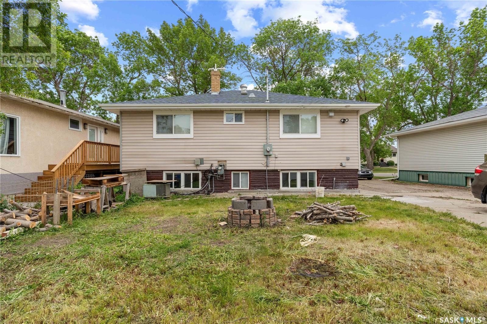 Photo 46 of 512 18th Avenue E, Regina SK
