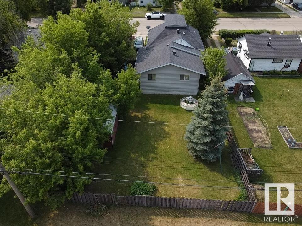 Photo 5 of 4612 47 Av, Wetaskiwin AB