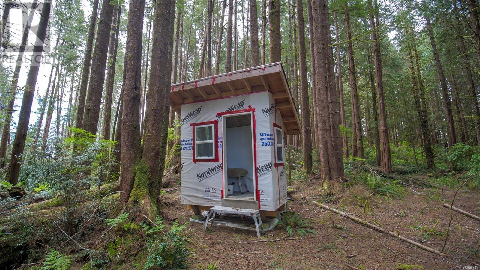 Lot E Cheeyah Island, Bamfield