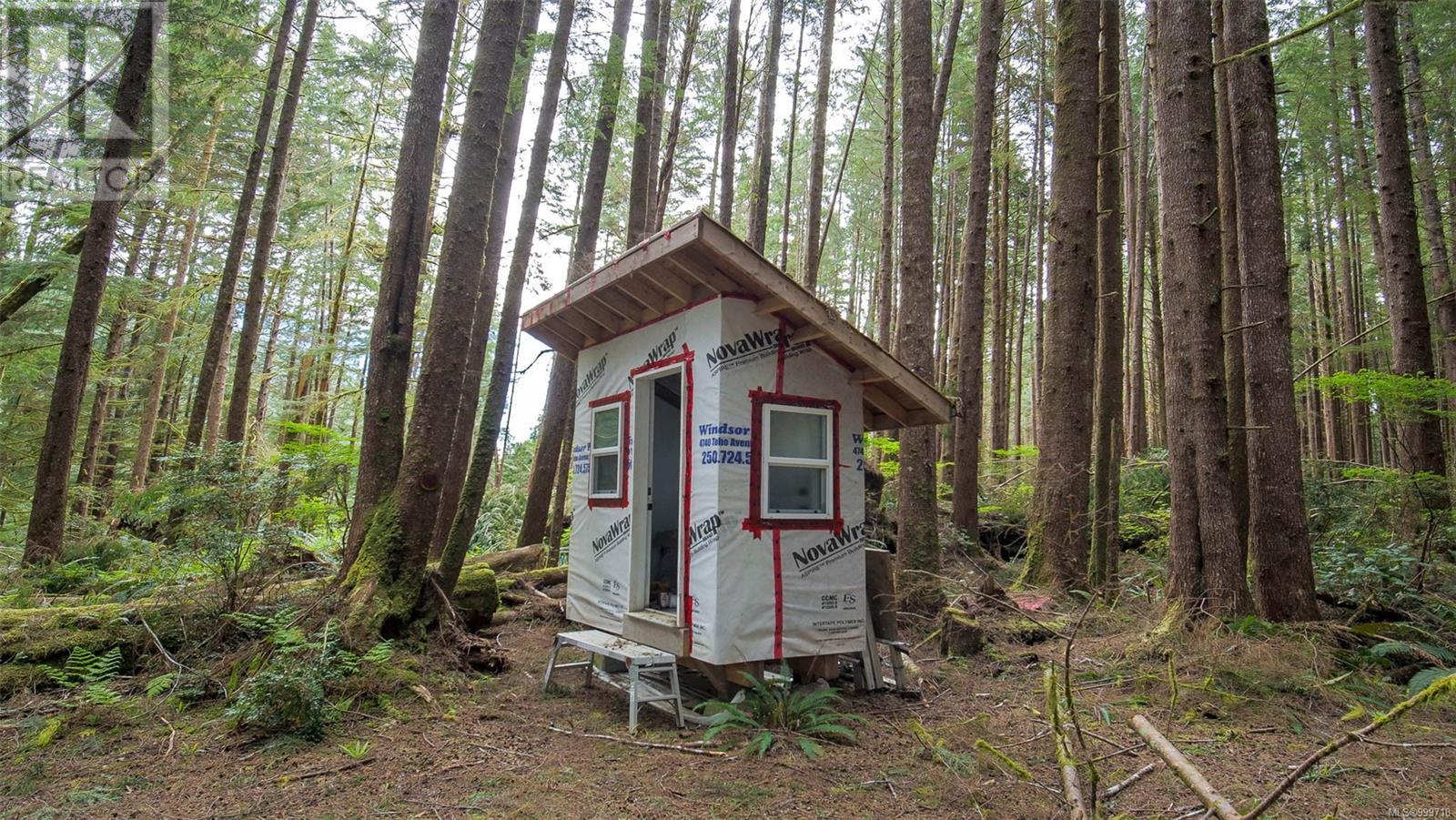 Lot E Cheeyah Island, Bamfield