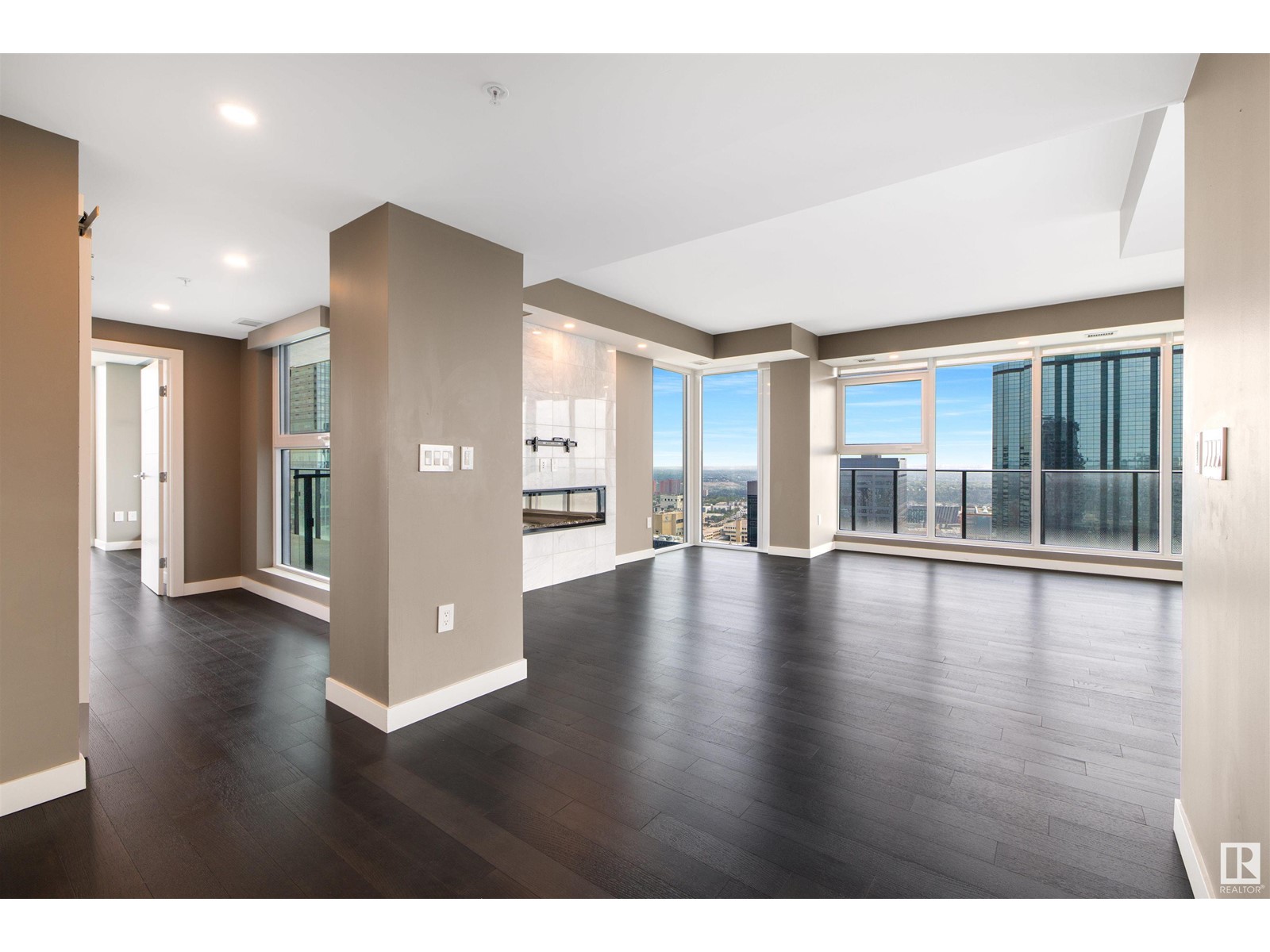 #3802 10180 103 ST NW - 5