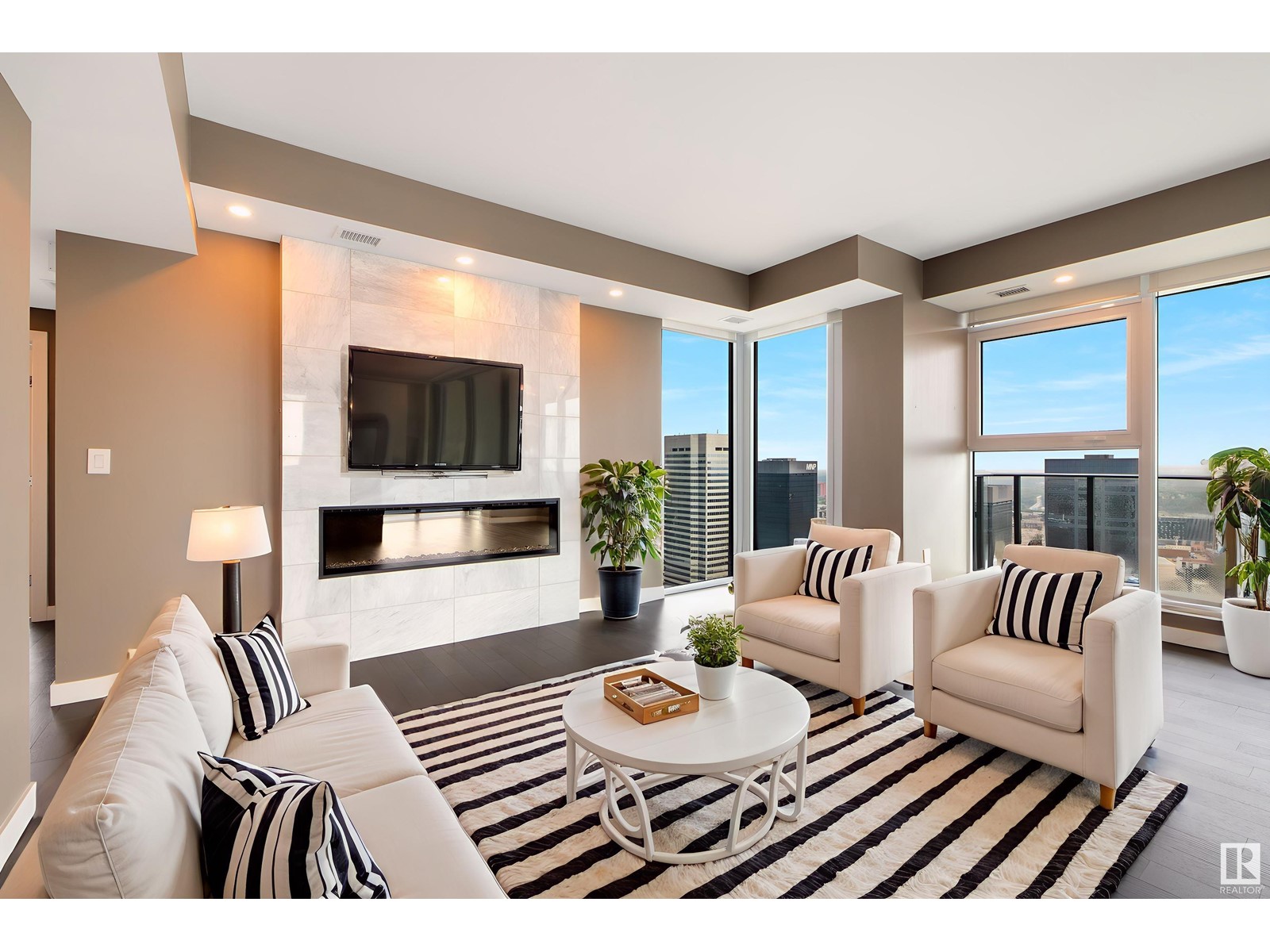 #3802 10180 103 ST NW - 1