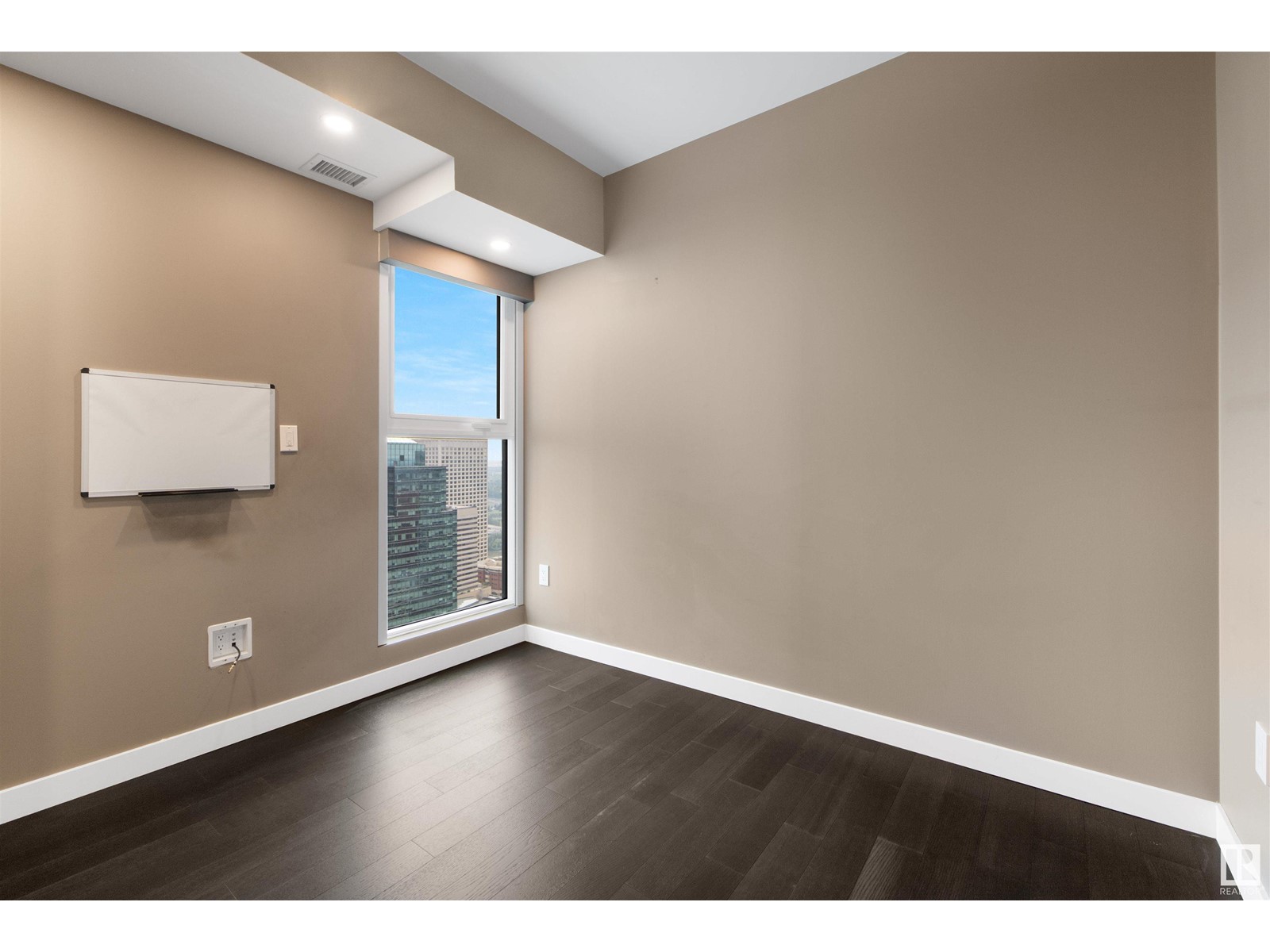 #3802 10180 103 ST NW - 10