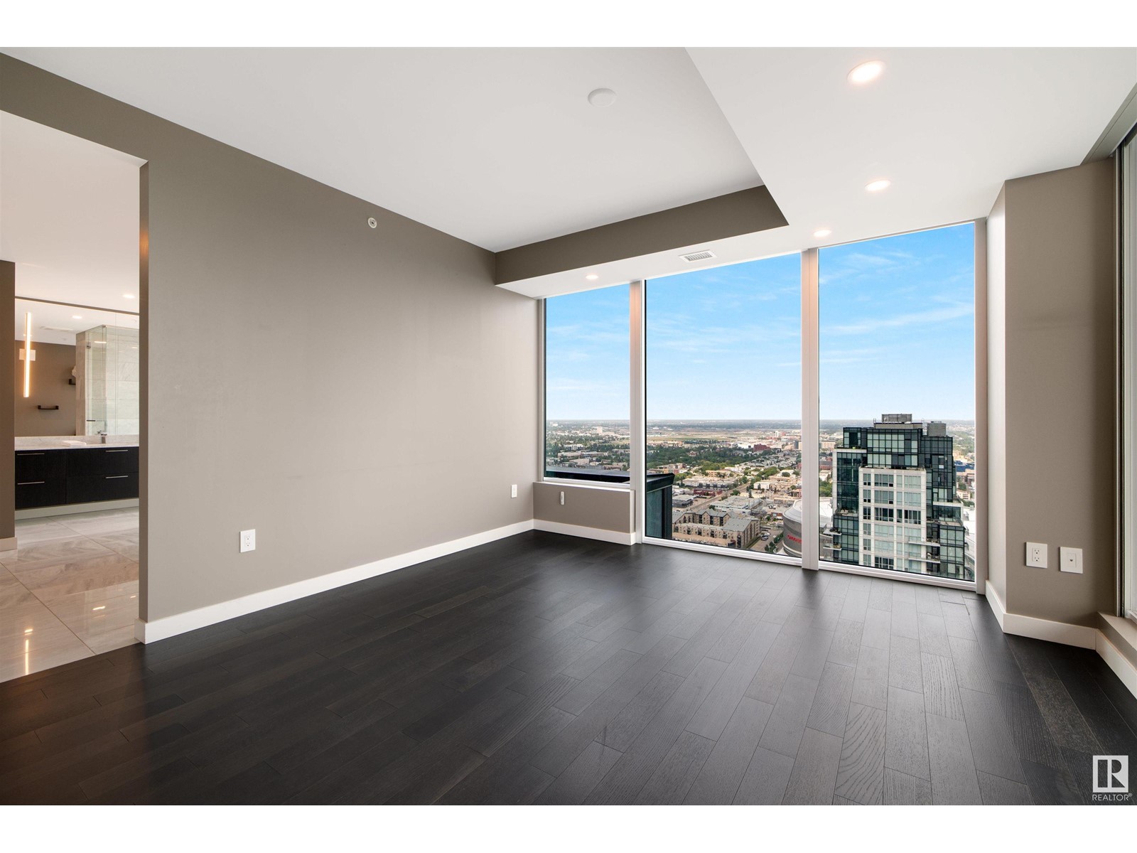 #3802 10180 103 ST NW - 22