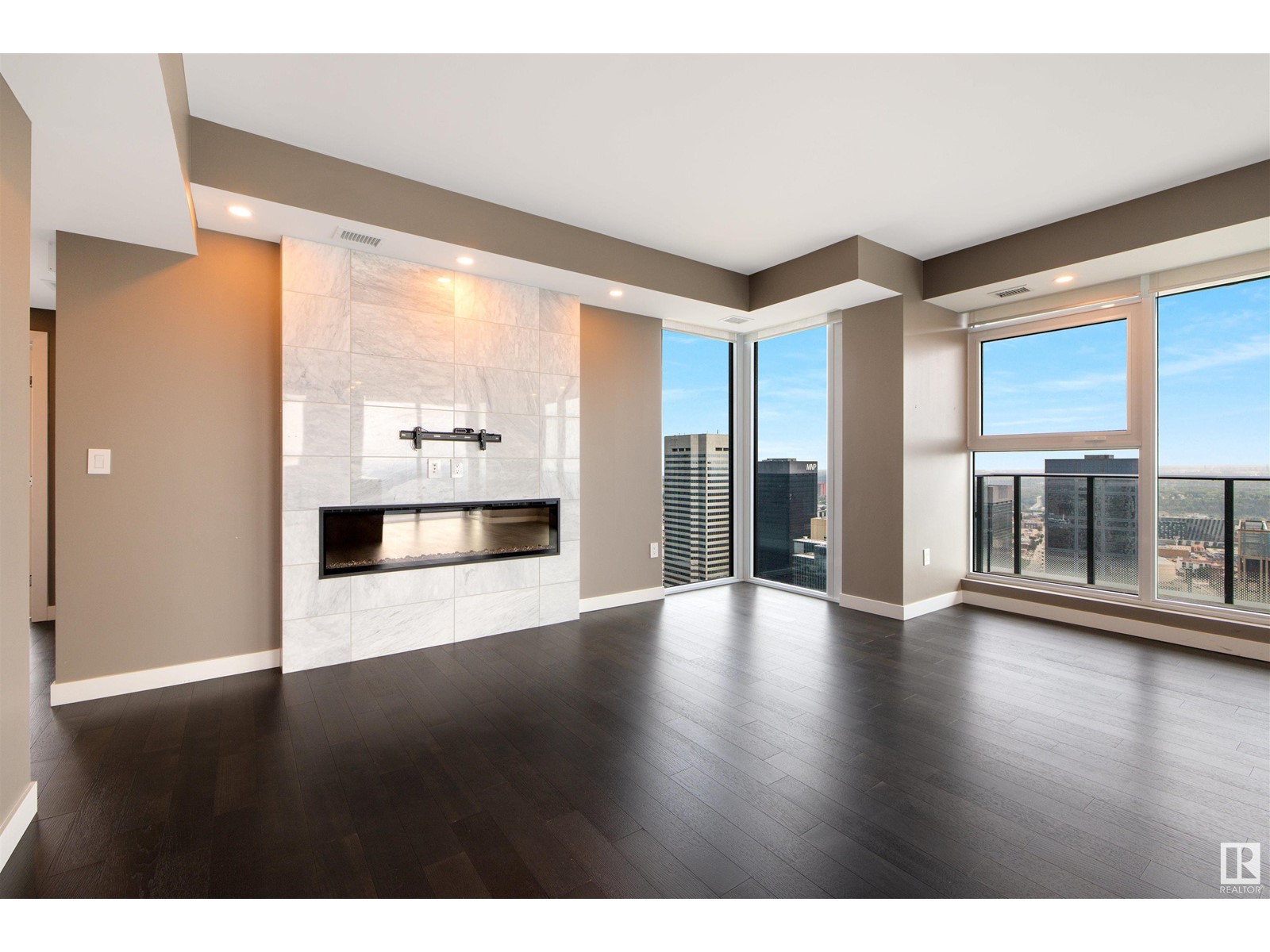 #3802 10180 103 ST NW - 2