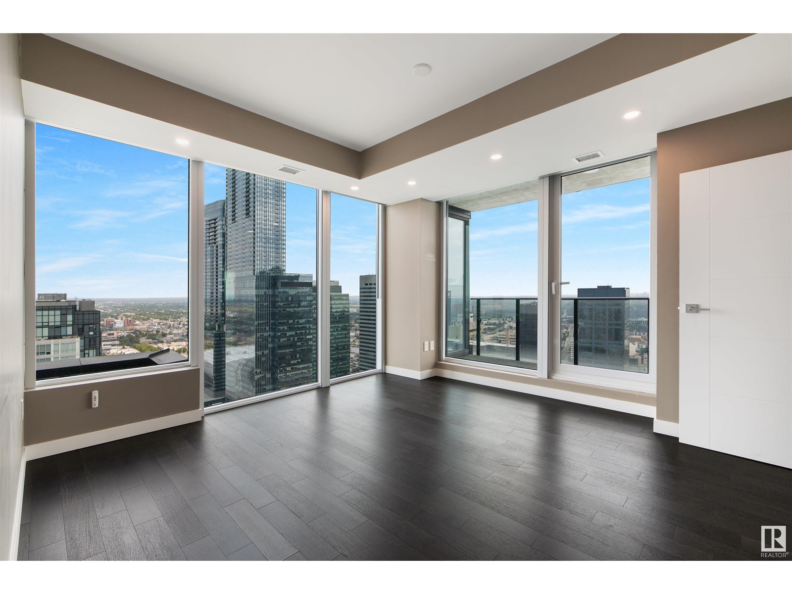 #3802 10180 103 ST NW - 24