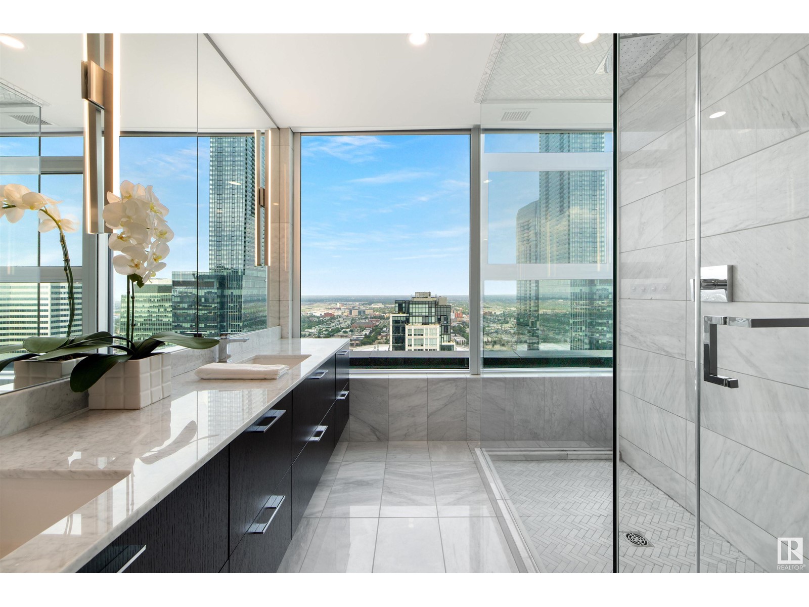 #3802 10180 103 ST NW - 26