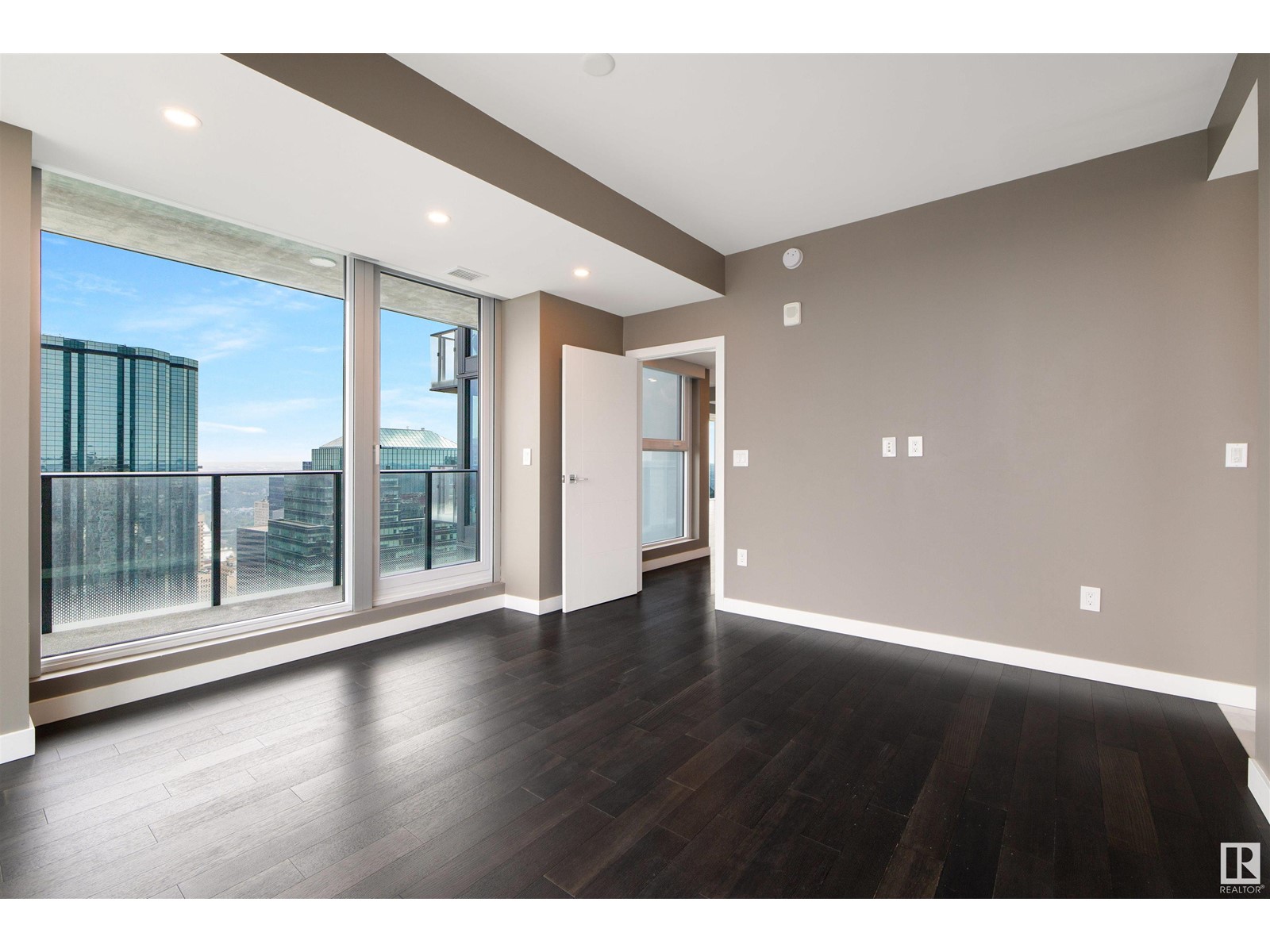 #3802 10180 103 ST NW - 23